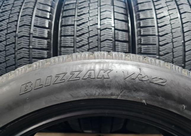 Bridgestone Blizzak VRX2 215/50 R17 91Q