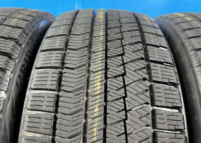 Bridgestone Blizzak VRX2 245/40 R20 95Q