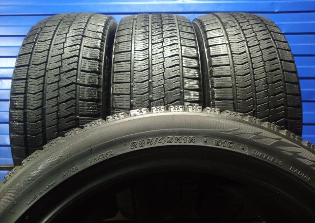 Bridgestone Blizzak VRX2 225/45 R18 91Q