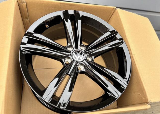 5x112 R18 новые диски арт. 3111-18B-112