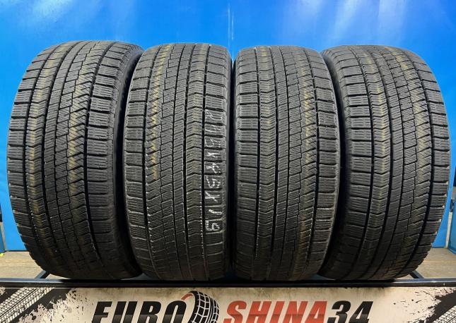 Bridgestone Blizzak VRX2 245/45 R19 98R