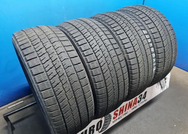 Bridgestone Blizzak VRX2 225/45 R17 91Q