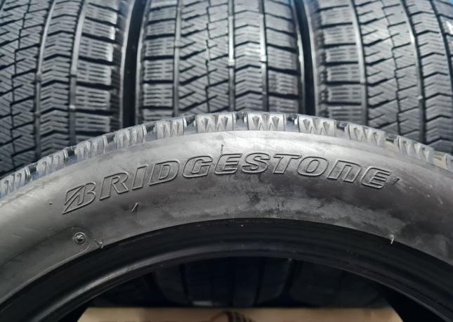 Bridgestone Blizzak VRX2 215/50 R17 91Q