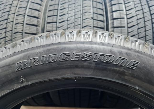 Bridgestone Blizzak VRX2 225/50 R17 95Q