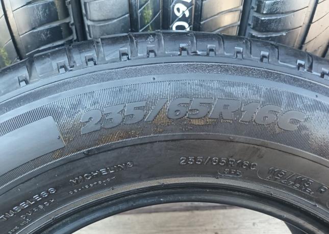 Michelin Agilis 235/65 R16C 115R