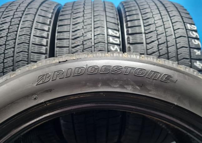 Bridgestone Blizzak VRX2 255/40 R18 и 225/45 R18 95Q