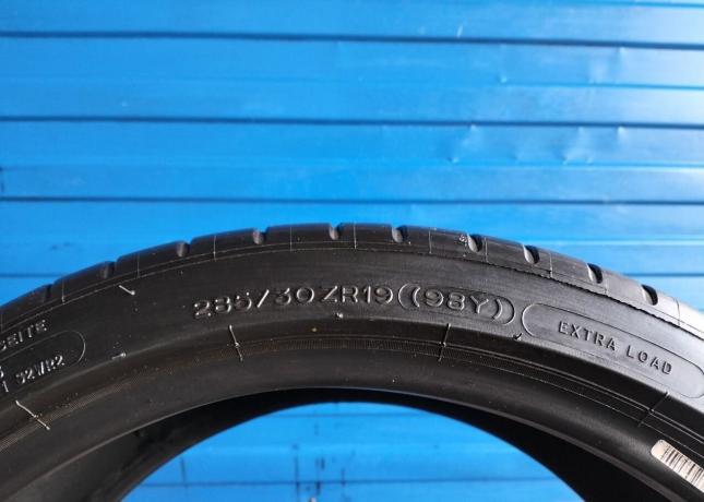 Michelin Pilot Super Sport 285/30 R19 98Y