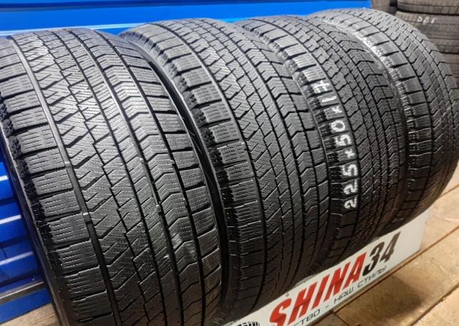 Bridgestone Blizzak VRX2 225/50 R17 96R