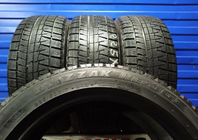 Bridgestone Blizzak Revo GZ 225/50 R17 94R