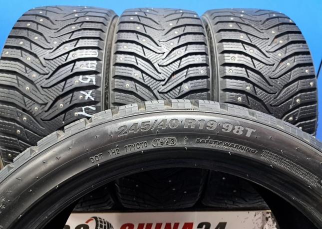 Kumho WinterCraft Ice WI31 245/40 R19 98T