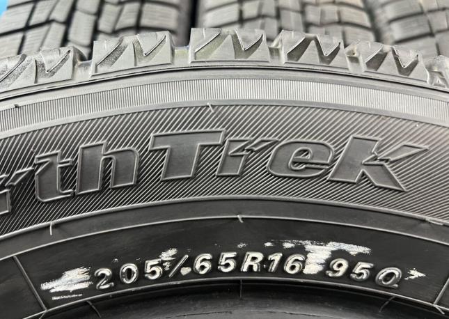 Northtrek N3 205/65 R16 95R