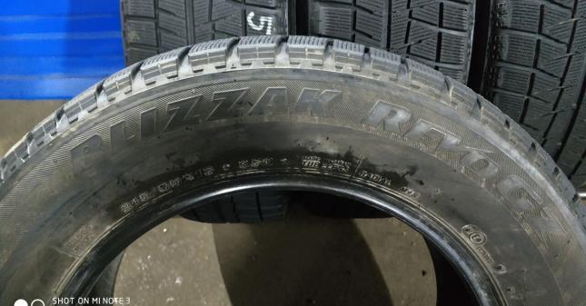 Bridgestone Blizzak Revo GZ 215/60 R16 98Q