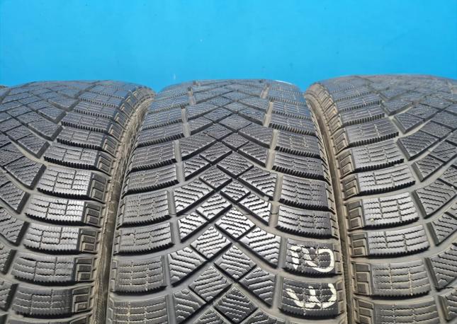 Pirelli Ice Zero FR 235/55 R18 104T