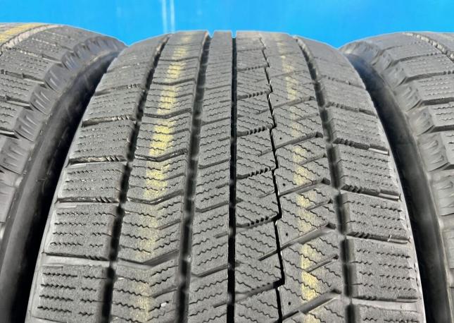 Bridgestone Blizzak VRX2 245/45 R19 98R