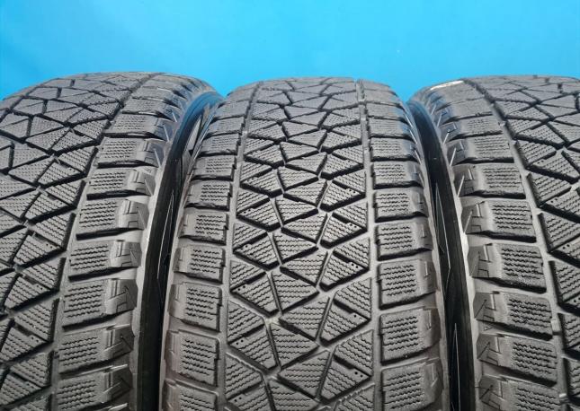 Bridgestone Blizzak DM-V2 235/55 R20 102Q