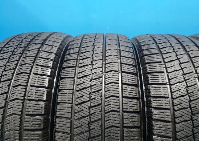 Bridgestone Blizzak VRX2 215/55 R17 94Q