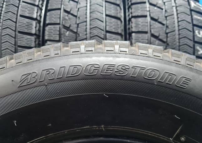 Bridgestone Blizzak VRX 215/65 R16 98Q