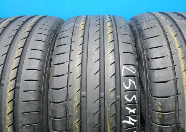 Yokohama Advan Sport V105 255/45 R19 100Y