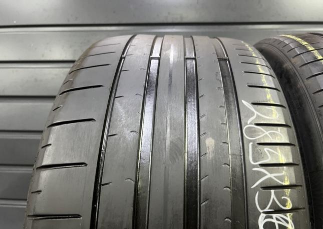 Pirelli P Zero PZ4 285/30 R22 101Y