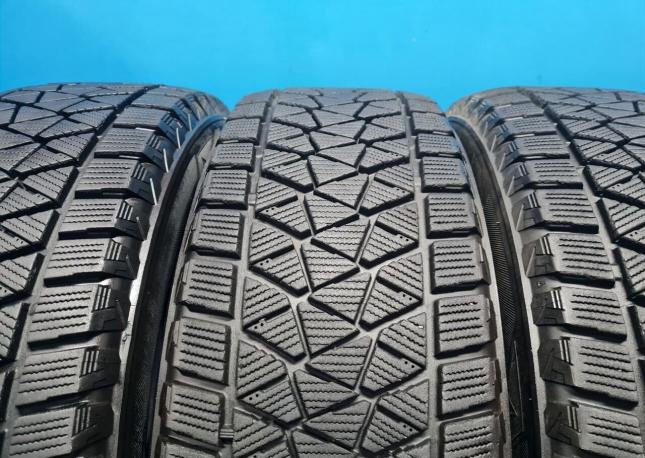 Bridgestone Blizzak DM-V2 225/65 R17 102Q