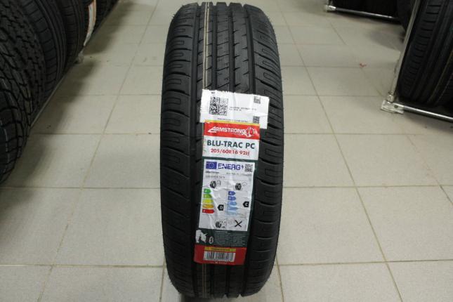 Armstrong Blu-Trac PC 205/60 R16 92H