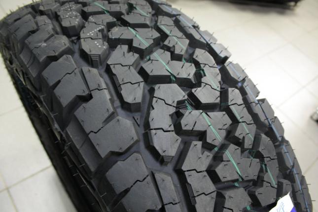 Comforser CF1100 225/75 R16 115/112R