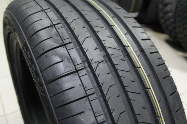 Armstrong Blu-trac HP  225/45 R18 95W