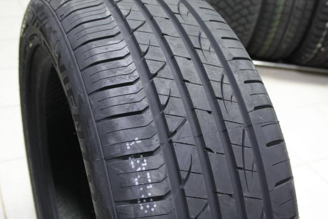 Fortune FSR702  215/55 R17 94W