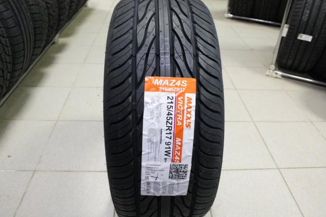 Maxxis MA-Z4S Victra 215/45 R17 91W