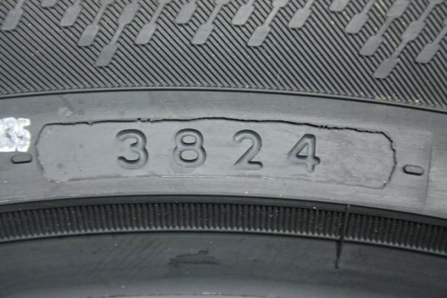 Yokohama Advan dB v553 215/55 R17 94W