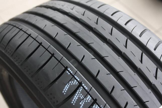 Yokohama BluEarth-GT AE-51 215/50 R17