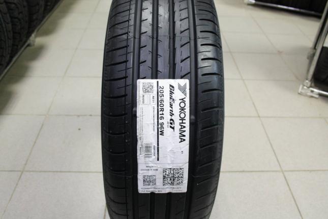 Yokohama BluEarth AE51 205/60 R16 96W