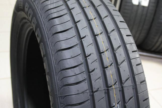 Roadstone NFera RU1 235/60 R18 103V