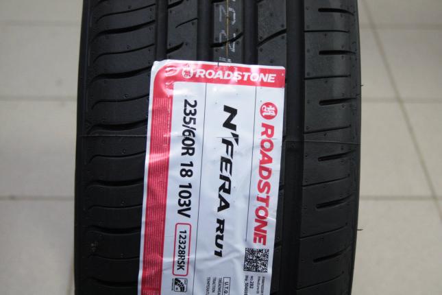 Roadstone NFera RU1 235/60 R18 103V
