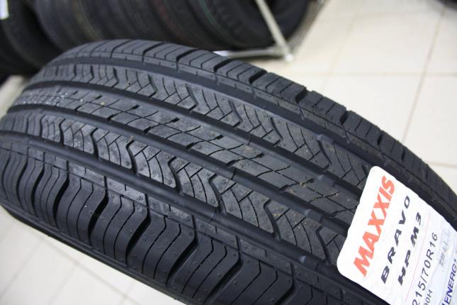 Maxxis Bravo HP-M3 215/70 R16 100H