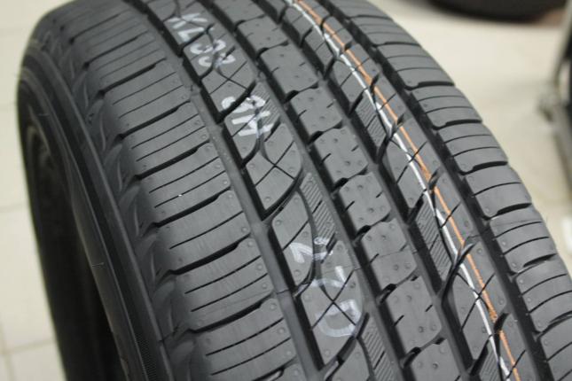 Kumho Crugen Premium KL33 215/65 R16 98H