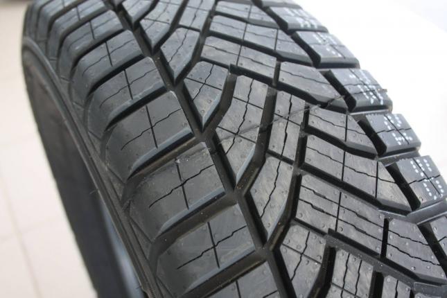 Sailun Commercio 4 seasons 225/75 R16C 121/120R