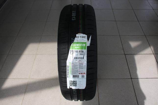 Kumho Ecowing ES01 KH27  205/65 R16 95W