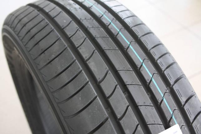 Kumho Ecsta HS51  215/60 R17 96H