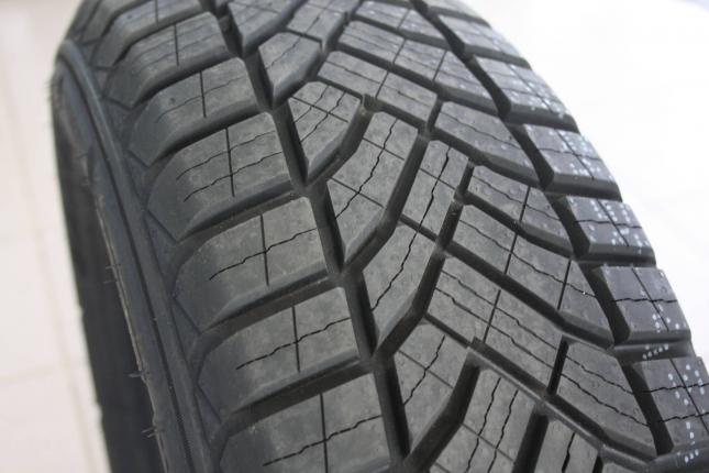 Sailun Commercio 4 seasons 215/70 R15C 109/107S