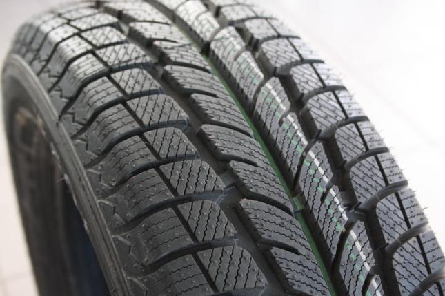 Aplus A501 205/65 R16C 107/105R