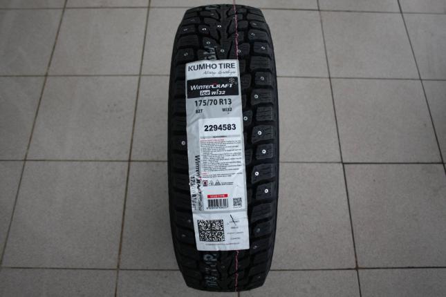 Kumho WinterCraft Ice Wi32  175/70 R13 82T