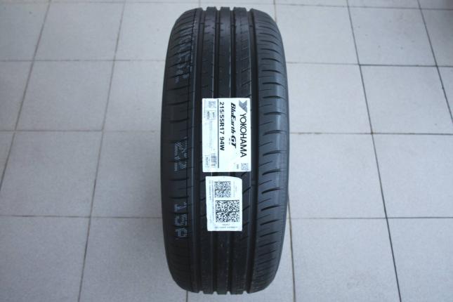 Yokohama BluEarth AE51 215/55 R17 94W