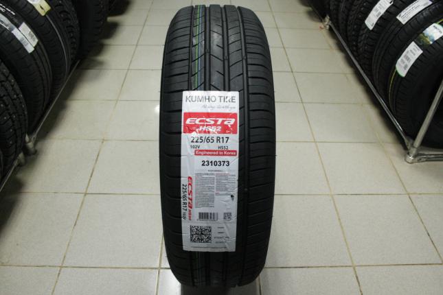 Kumho Ecsta HS52  225/65 R17 102V