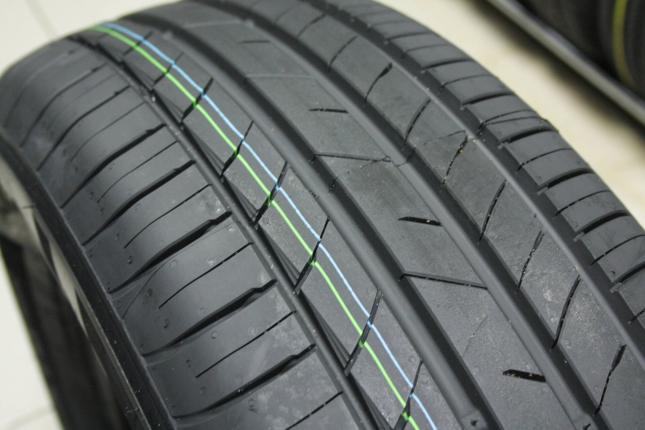 Kumho Ecsta HS52  225/65 R17 102V