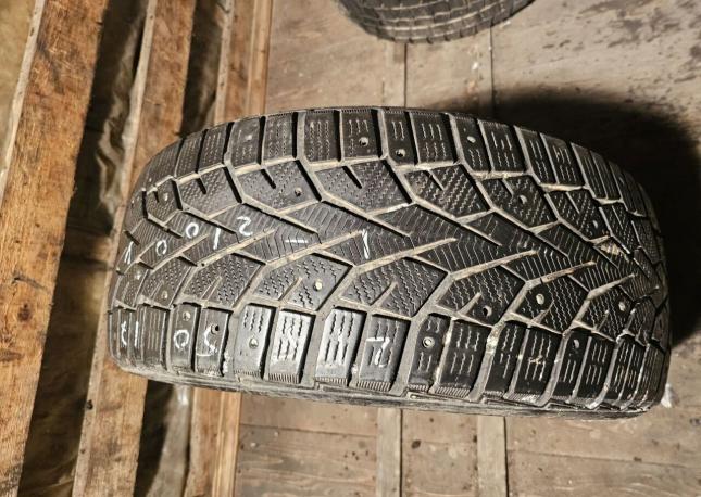 Gislaved NordFrost 100 215/50 R17