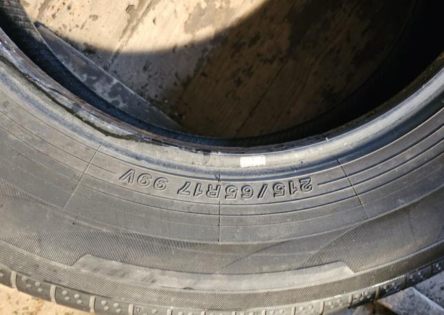 Yokohama BluEarth AE50 215/65 R17