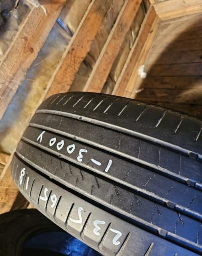 Bridgestone Alenza 001 235/65 R18