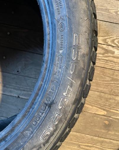 Nokian Tyres Hakkapeliitta 9 255/45 R19