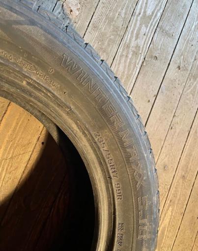 Dunlop Winter Maxx SJ8 235/55 R17